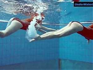 two super-steamy teenagers underwater